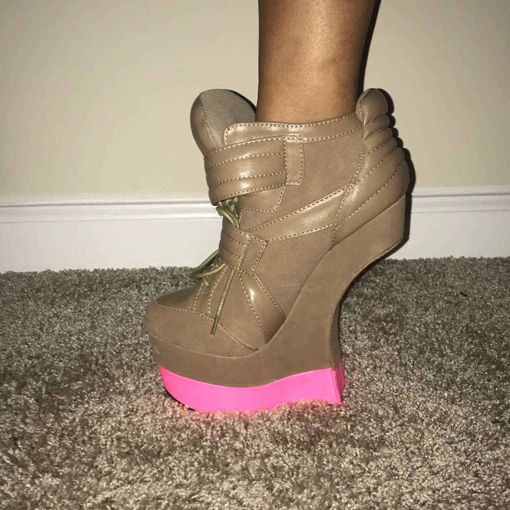 Neon Pink 💅🏽 - Picture 2 of 4